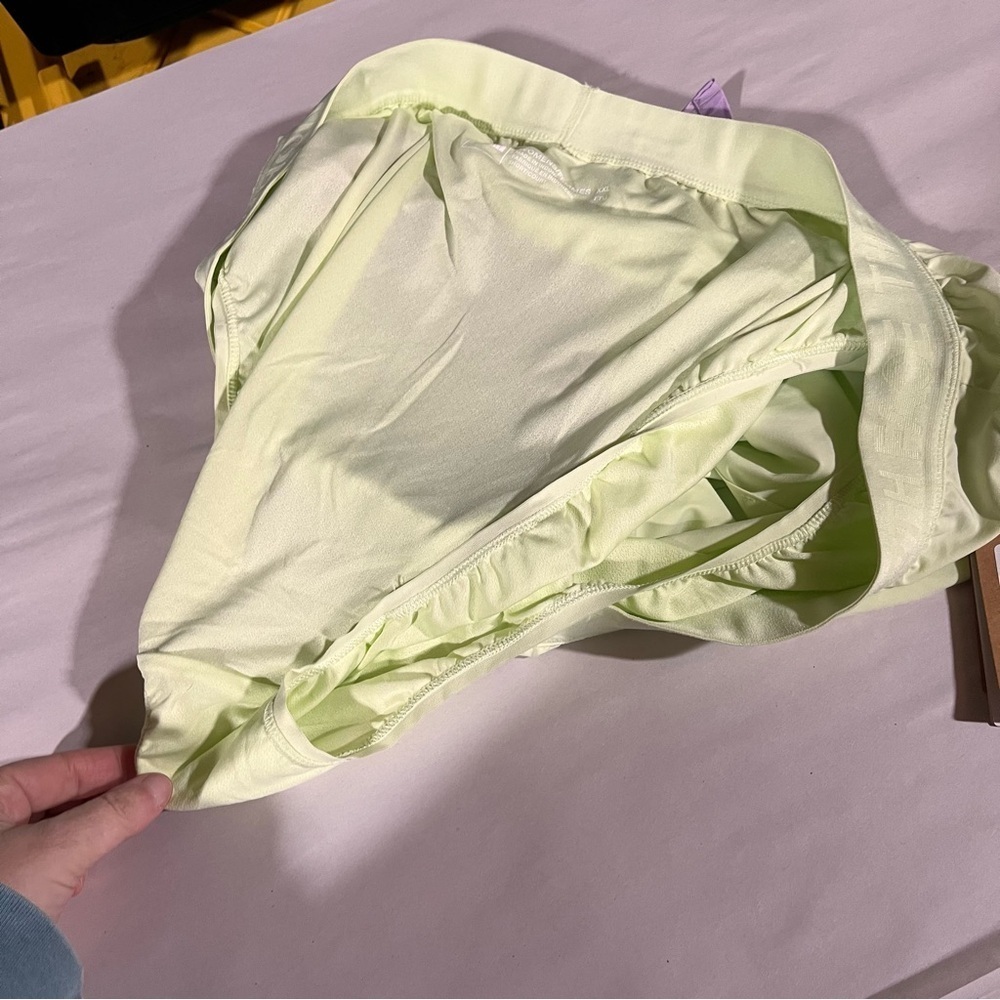 The North Face NEW Wander Short in Lupin and Limecream XXL - Picture 10 of 12